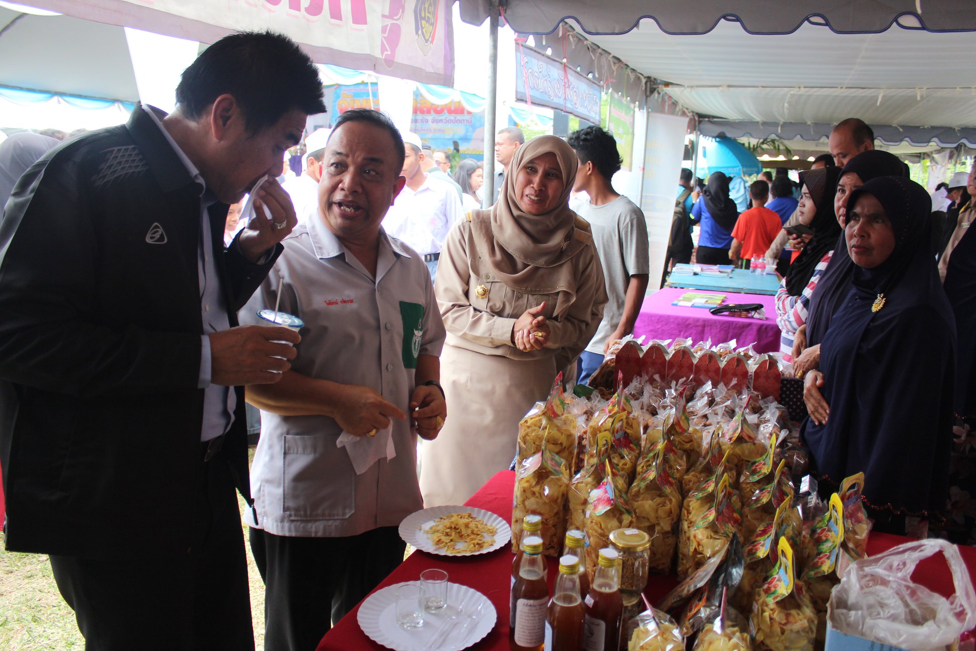 สพจ.ปน.ร่วมกับ สพอ.ยะรัง ร่วมกิจกรรมโครงการจังหวัดเคลื่อนที่อำเภอยะรัง จังหวัดปัตตานี