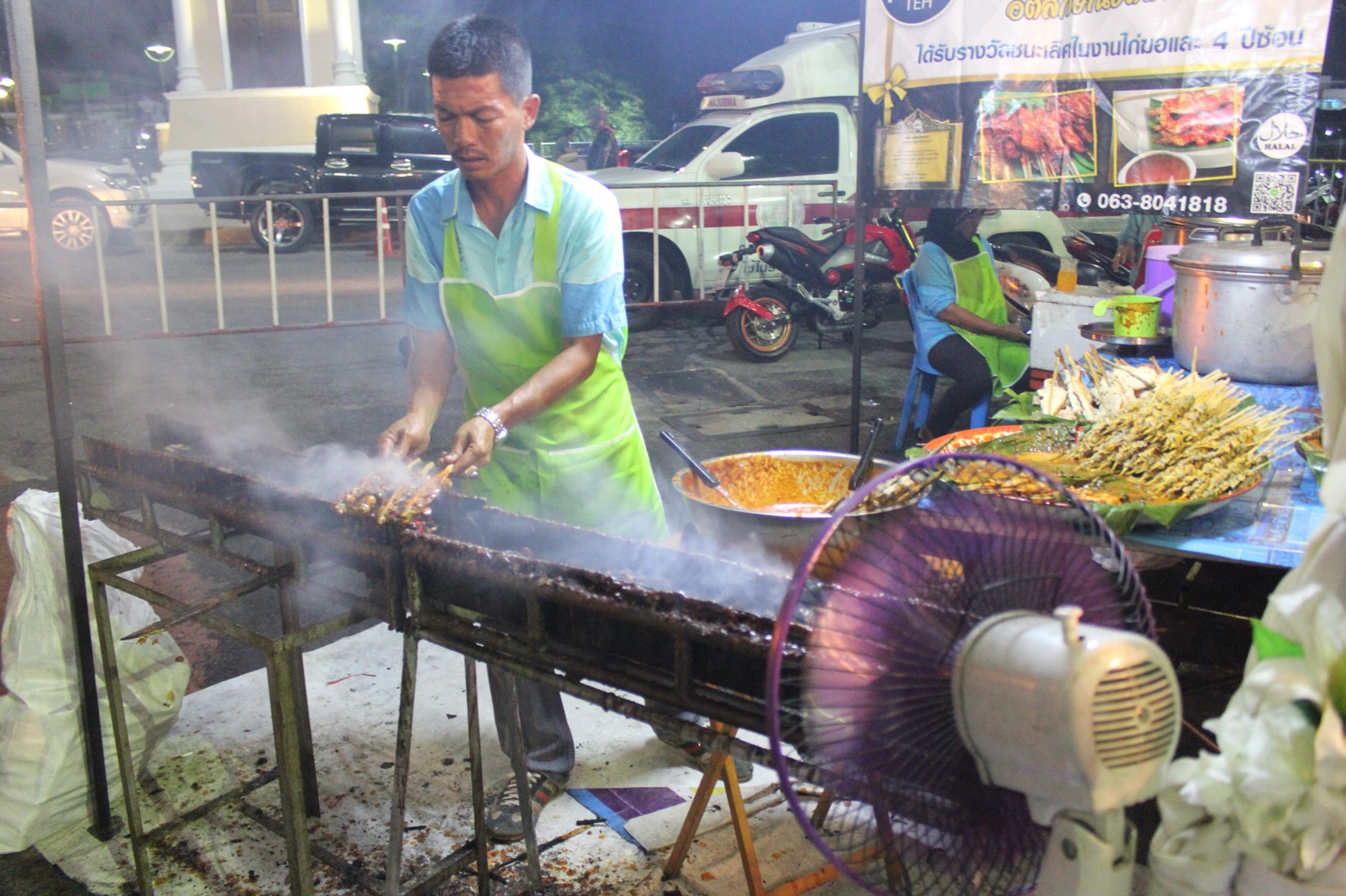 พัฒนาการจังหวัดปัตตานี ร่วมงานเทศกาลอาหารปลอดภัย ไก่ฆอและภาคใต้ครั้งที่ ๑๗ เพื่อสุขภาพ อร่อยได้ไร้แอลกอฮอล์ ตอน “หิ้วถุงผ้า พาปิ่นโต”