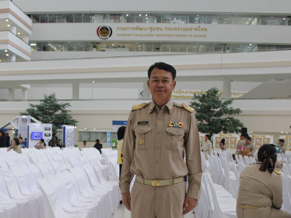 พช.ปัตตานี เข้ารับโล่เกียรติคุณข้าราชการเกษียณฯ และข้าราชการพัฒนาชุมชนดีเด่น