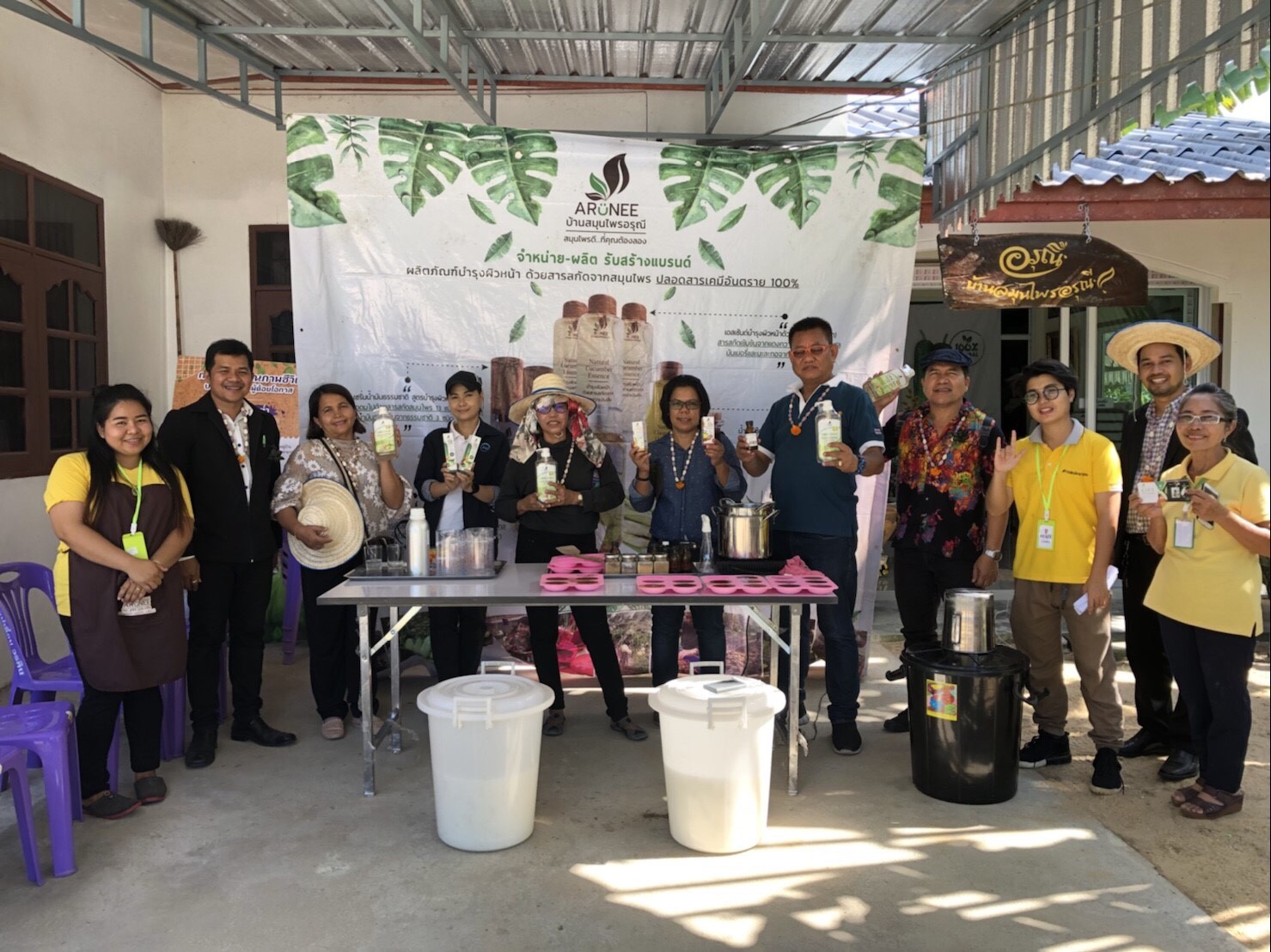 พช.ปัตตานี ร่วมต้อนรับคณะกรรมการประกวดชุมชนท่องเที่ยว OTOP นวัตวิถี ต้นแบบ ณ บ้านคลองต่ำ อ.ปะนาเระ