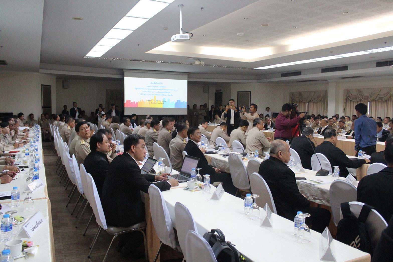 ร่วมประชุมข้อราชการและมอบนโยบายให้ผู้ว่าราชการจังหวัด 14 จังหวัดภาคใต้ และหัวหน้าส่วนราชการสังกัดกระทรวงมหาดไทย