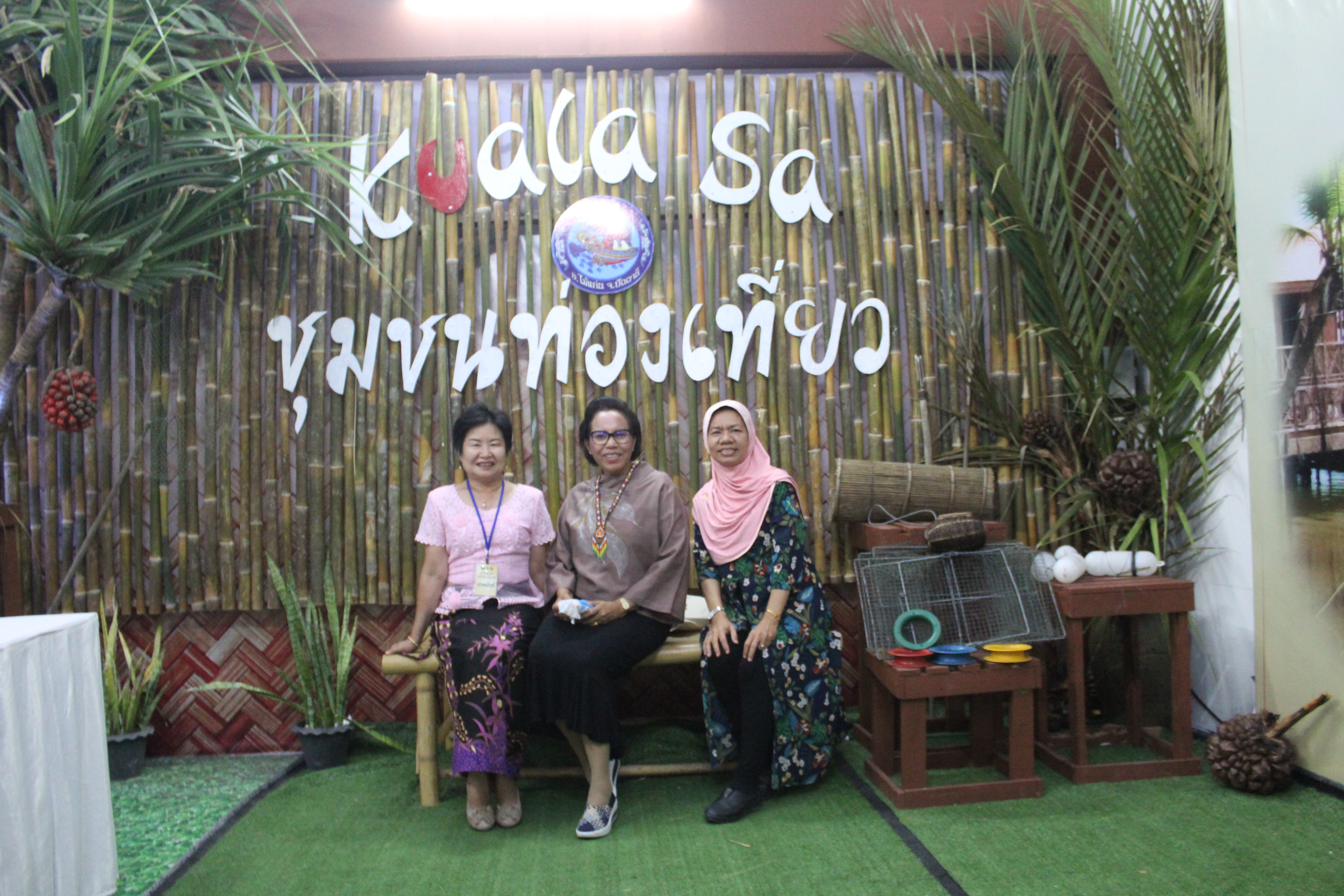 นางปราณี รัตนประยูร ผู้ตรวจราชการกรมฯ ร่วมเป็นเกียรติในกิจกรรมการประกวดจัดสำรับอาหารพื้นถิ่น จาก 12 อำเภอ จังหวัดปัตตานี
