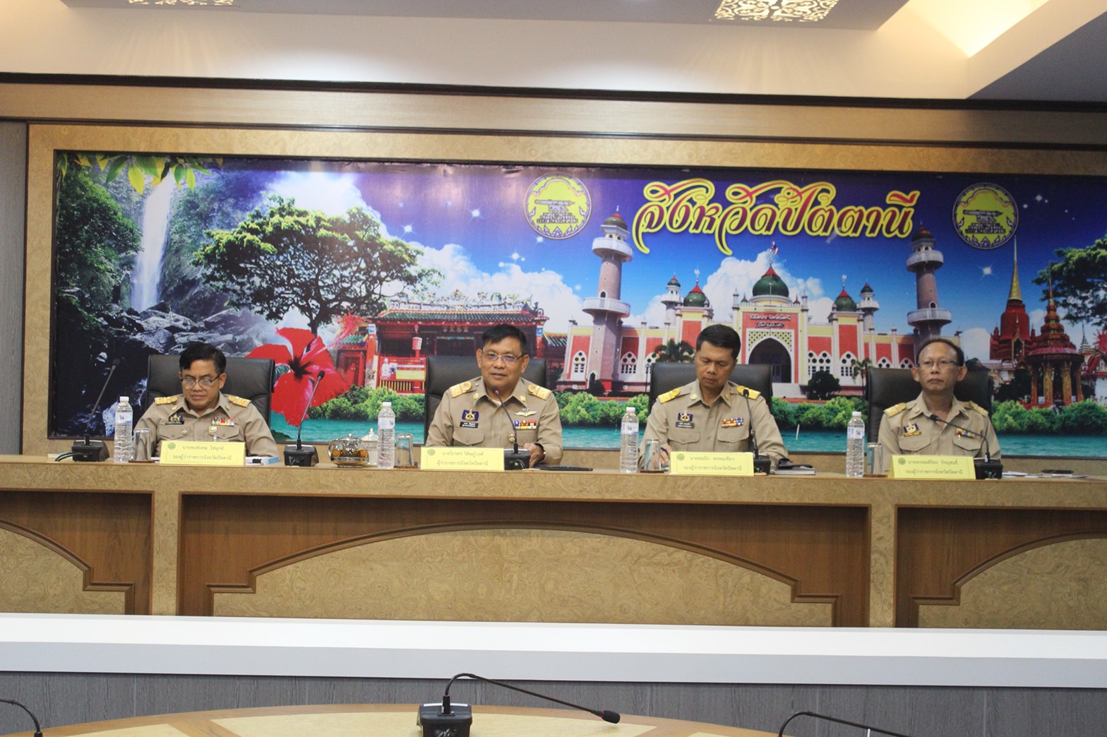 พัฒนาการจังหวัดปัตตานี ร่วมประชุมคณะกรมการจังหวัด หัวหน้าส่วนราชการฯ ครั้งที่ 10/2561 ประจำเดือนตุลาคม 2561