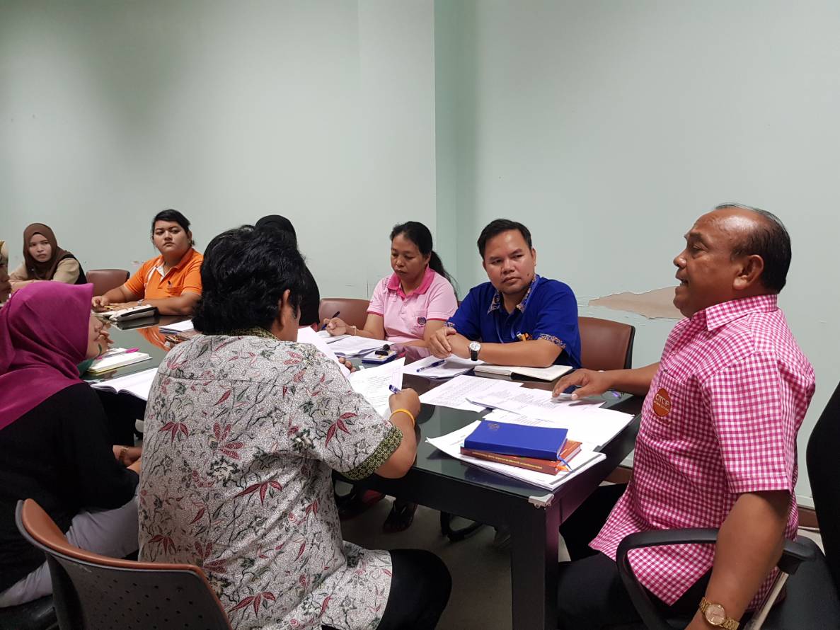 พัฒนาการจังหวัดปัตตานี ประชุมเพื่อสรุปงานและวางแผนการดำเนินงานตามยุทธศาสตร์กรมฯ /จังหวัด ประจำปีงบประมาณ พ.ศ. 2562