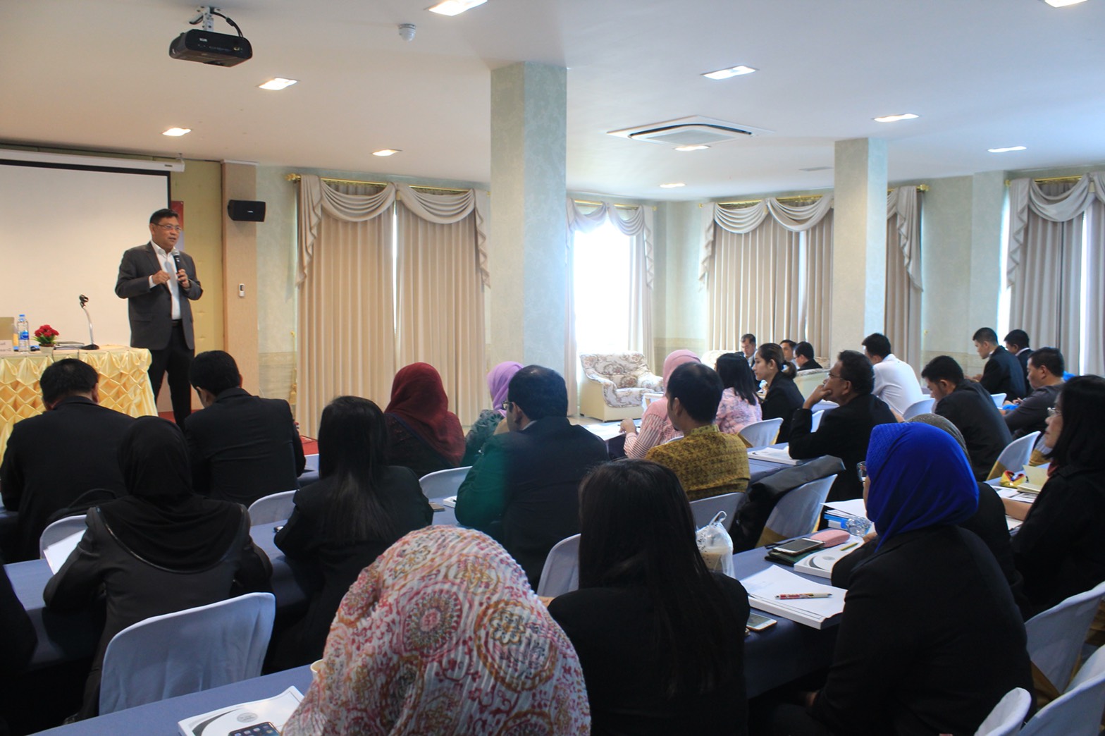 พัฒนาการจังหวัดปัตตานี ร่วมประชุมเชิงปฏิบัติการเพื่อทบทวนแผนพัฒนาจังหวัดปัตตานี และแผนปฏิบัติราชการประจำปีของจังหวัดปัตตานี