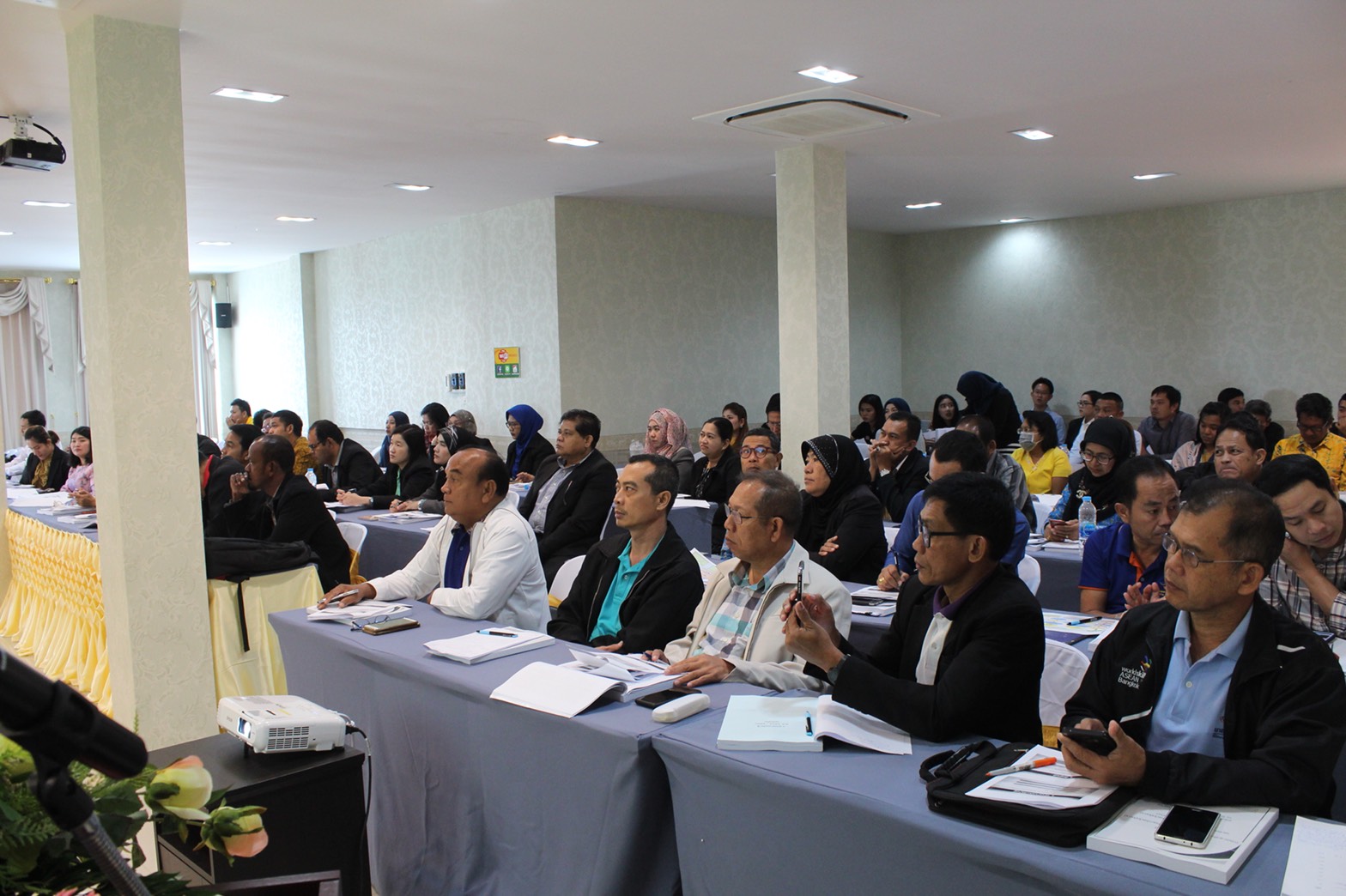 พัฒนาการจังหวัดปัตตานี ร่วมประชุมเชิงปฏิบัติการเพื่อทบทวนแผนพัฒนาจังหวัดปัตตานี และแผนปฏิบัติราชการประจำปีของจังหวัดปัตตานี