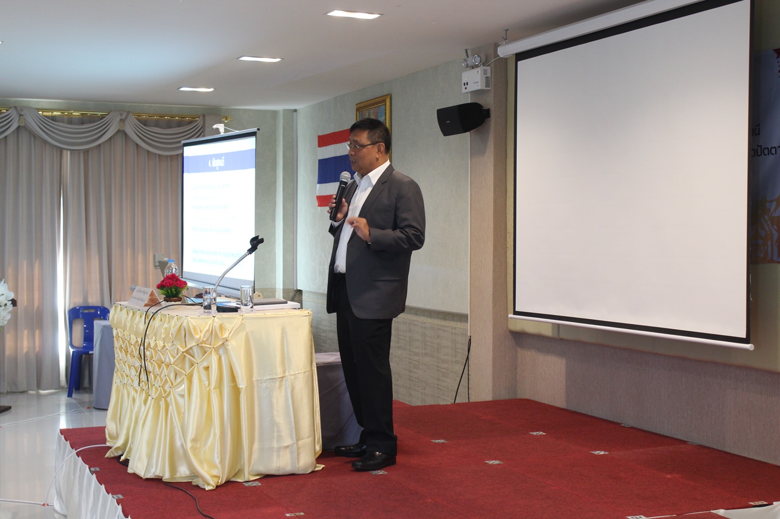พัฒนาการจังหวัดปัตตานี ร่วมประชุมเชิงปฏิบัติการเพื่อทบทวนแผนพัฒนาจังหวัดปัตตานี และแผนปฏิบัติราชการประจำปีของจังหวัดปัตตานี