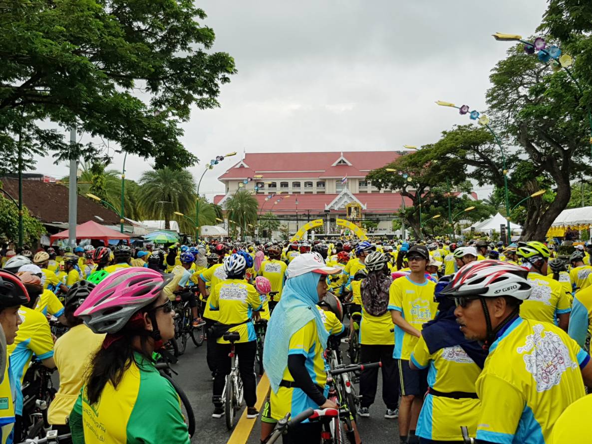 สนง.พัฒนาชุมชนปัตตานี ร่วม ปั่น “Bike อุ่นไอรัก”