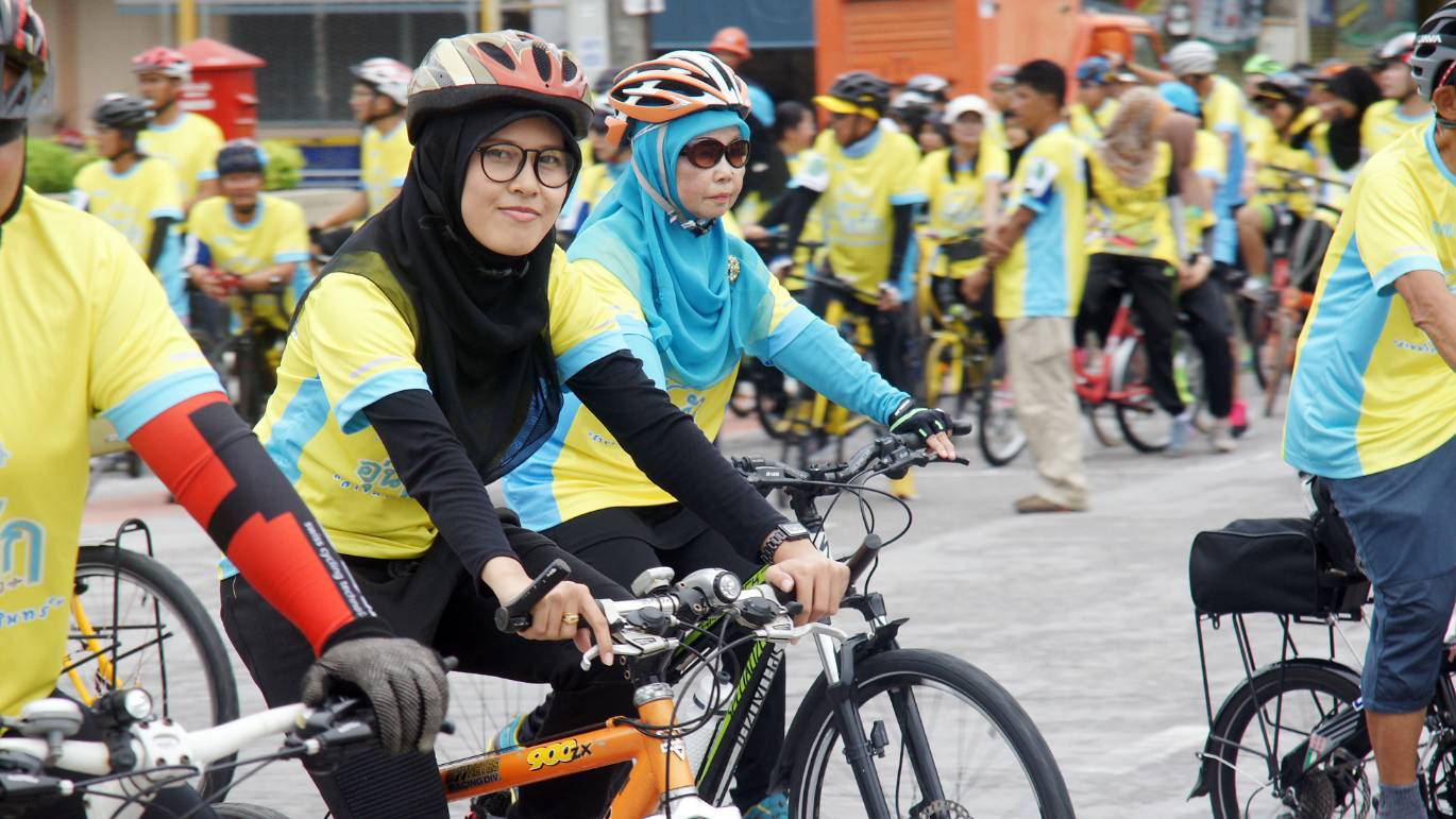 สนง.พัฒนาชุมชนปัตตานี ร่วม ปั่น “Bike อุ่นไอรัก”