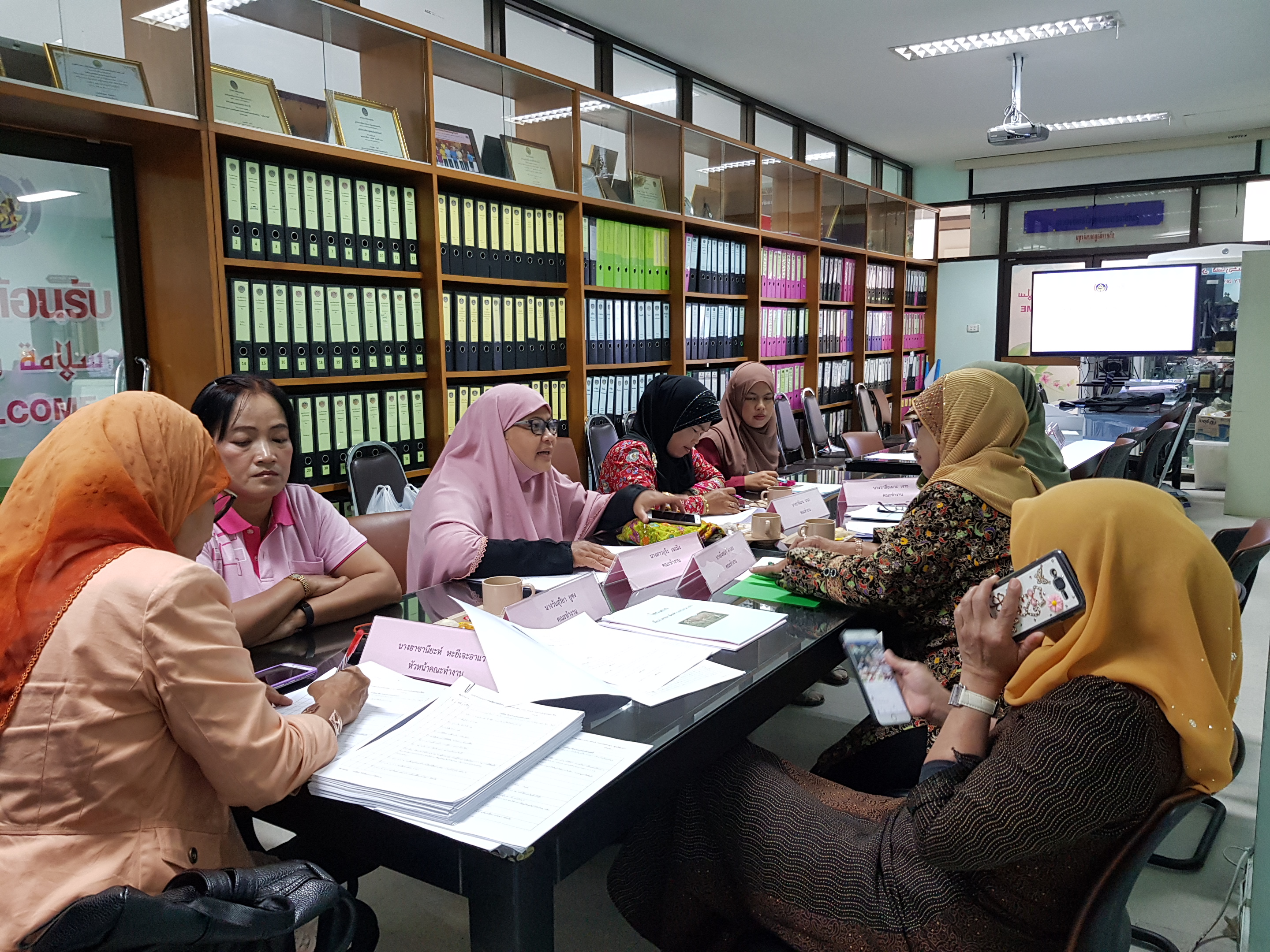 คณะทำงานกองทุนฯ สตรีจังหวัดปัตตานี ประชุมพิจารณาอนุมัติโครงการฯ