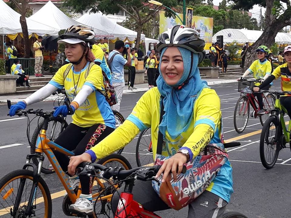 สนง.พัฒนาชุมชนปัตตานี ร่วม ปั่น “Bike อุ่นไอรัก”