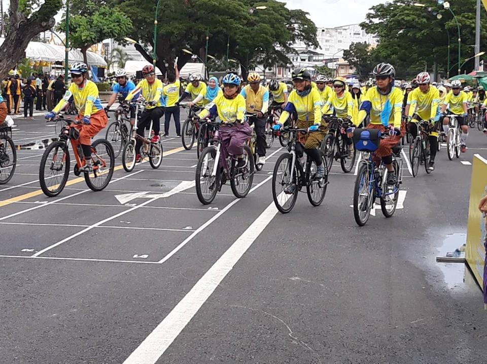สนง.พัฒนาชุมชนปัตตานี ร่วม ปั่น “Bike อุ่นไอรัก”