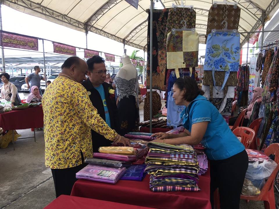 พช.ปัตตานี จับมือภาคีการพัฒนา เปิดตลาดจำหน่าย OTOP ในห้างดังปัตตานี 