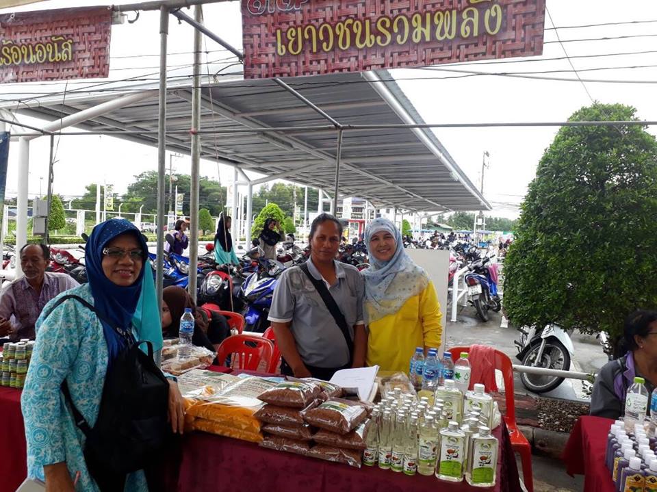 พช.ปัตตานี จับมือภาคีการพัฒนา เปิดตลาดจำหน่าย OTOP ในห้างดังปัตตานี 