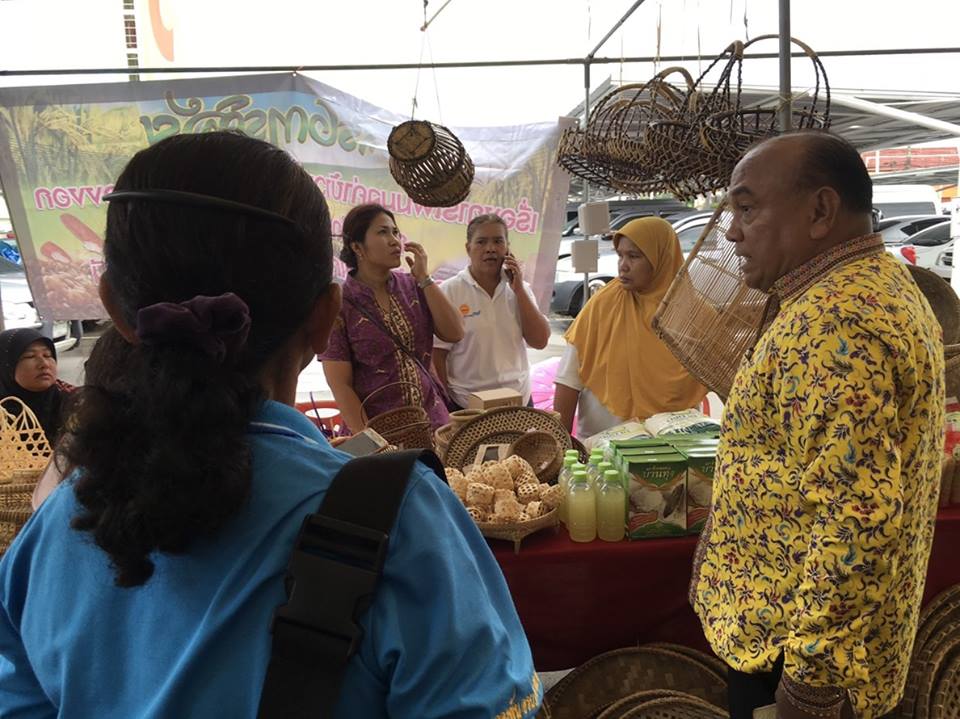 พช.ปัตตานี จับมือภาคีการพัฒนา เปิดตลาดจำหน่าย OTOP ในห้างดังปัตตานี 