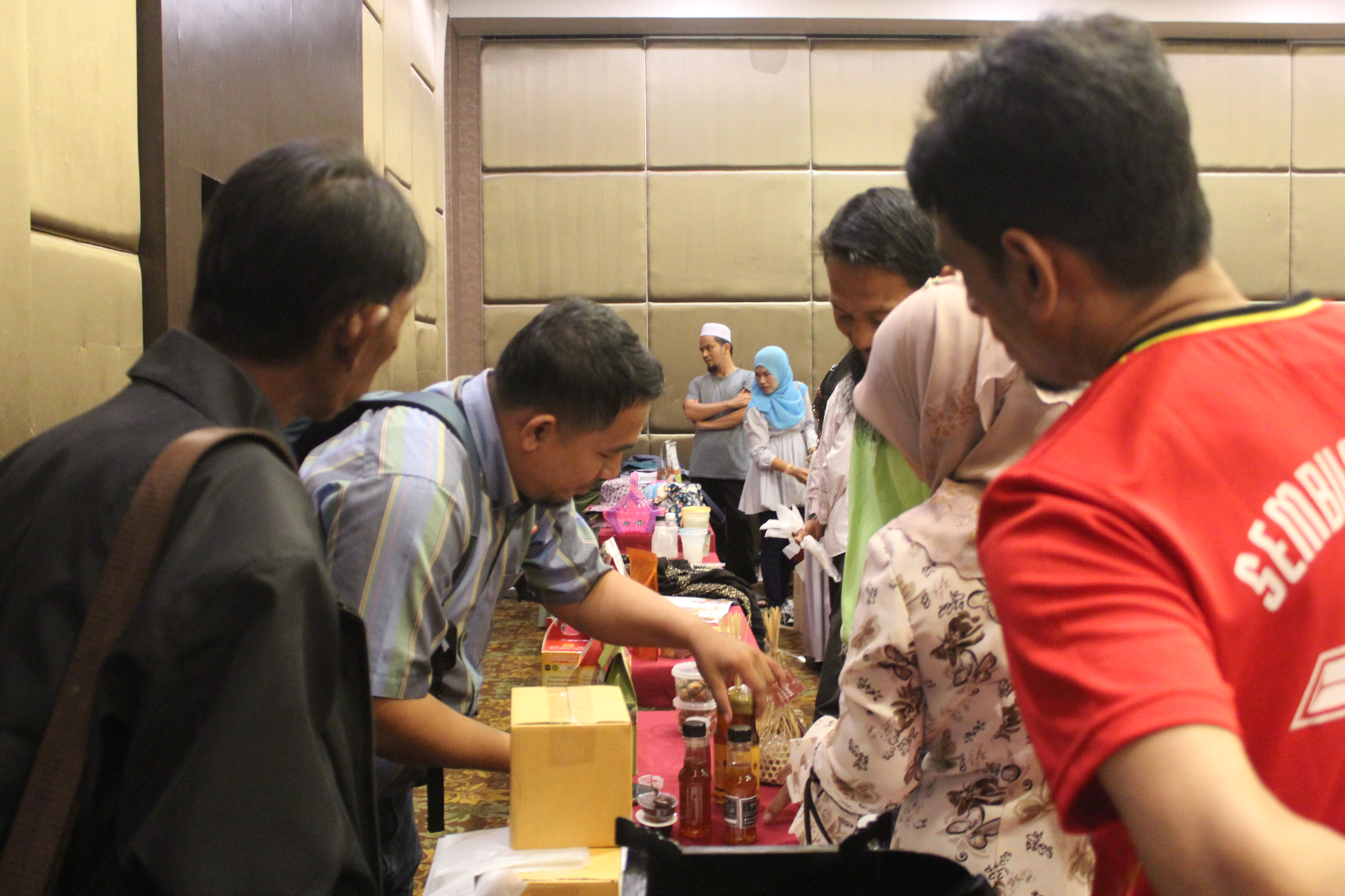 “พช.ปัตตานี ร่วมเสวนากระตุ้นผู้ประกอบการภาคใต้ชายแดนสู่ตลาดอาเซียน”