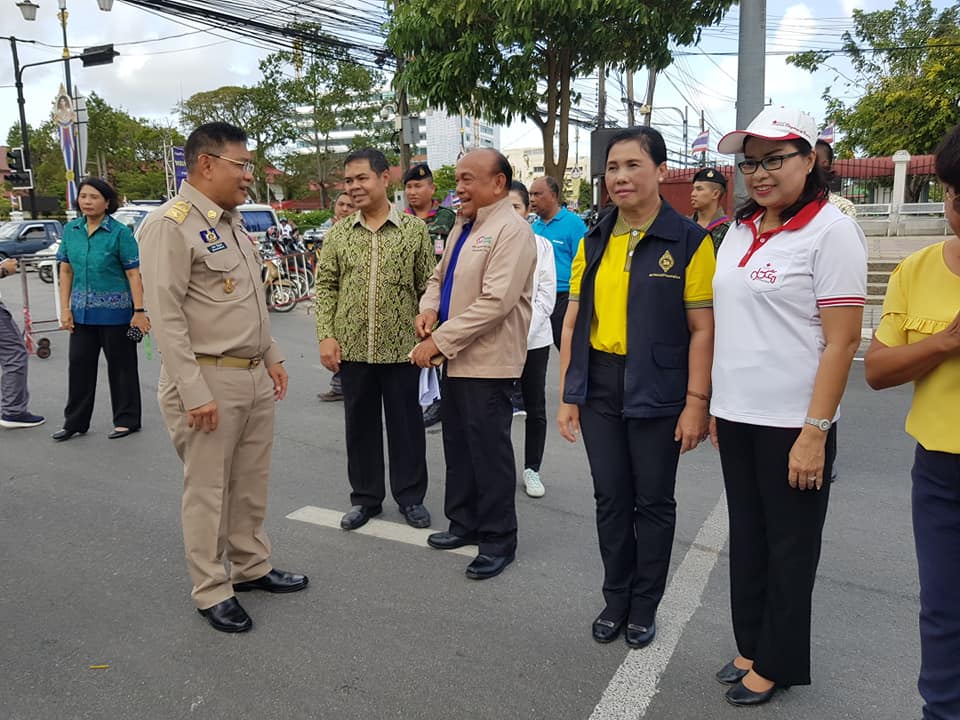 ปฏิบัติการ ” แยกก่อนทิ้ง ” จัดการขยะมูลฝอย