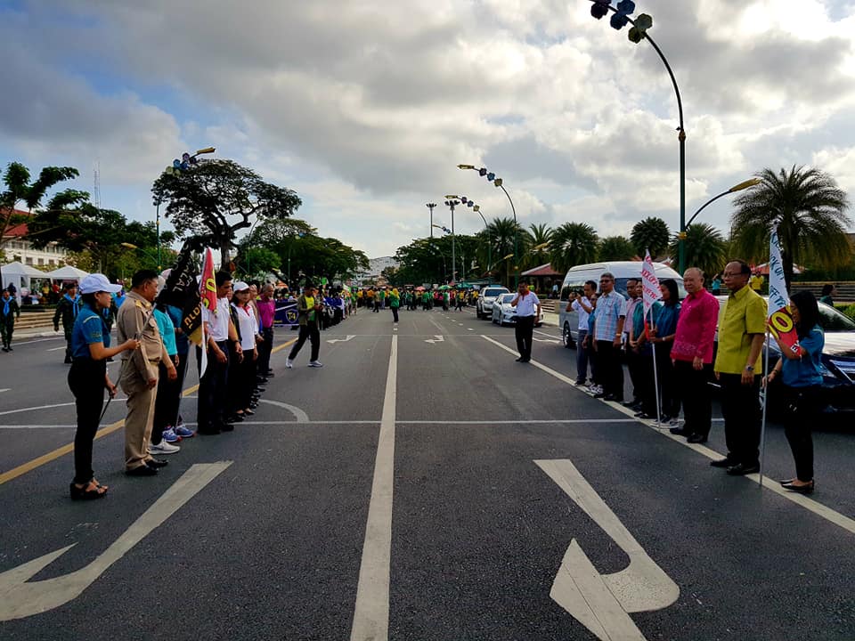 ปฏิบัติการ ” แยกก่อนทิ้ง ” จัดการขยะมูลฝอย
