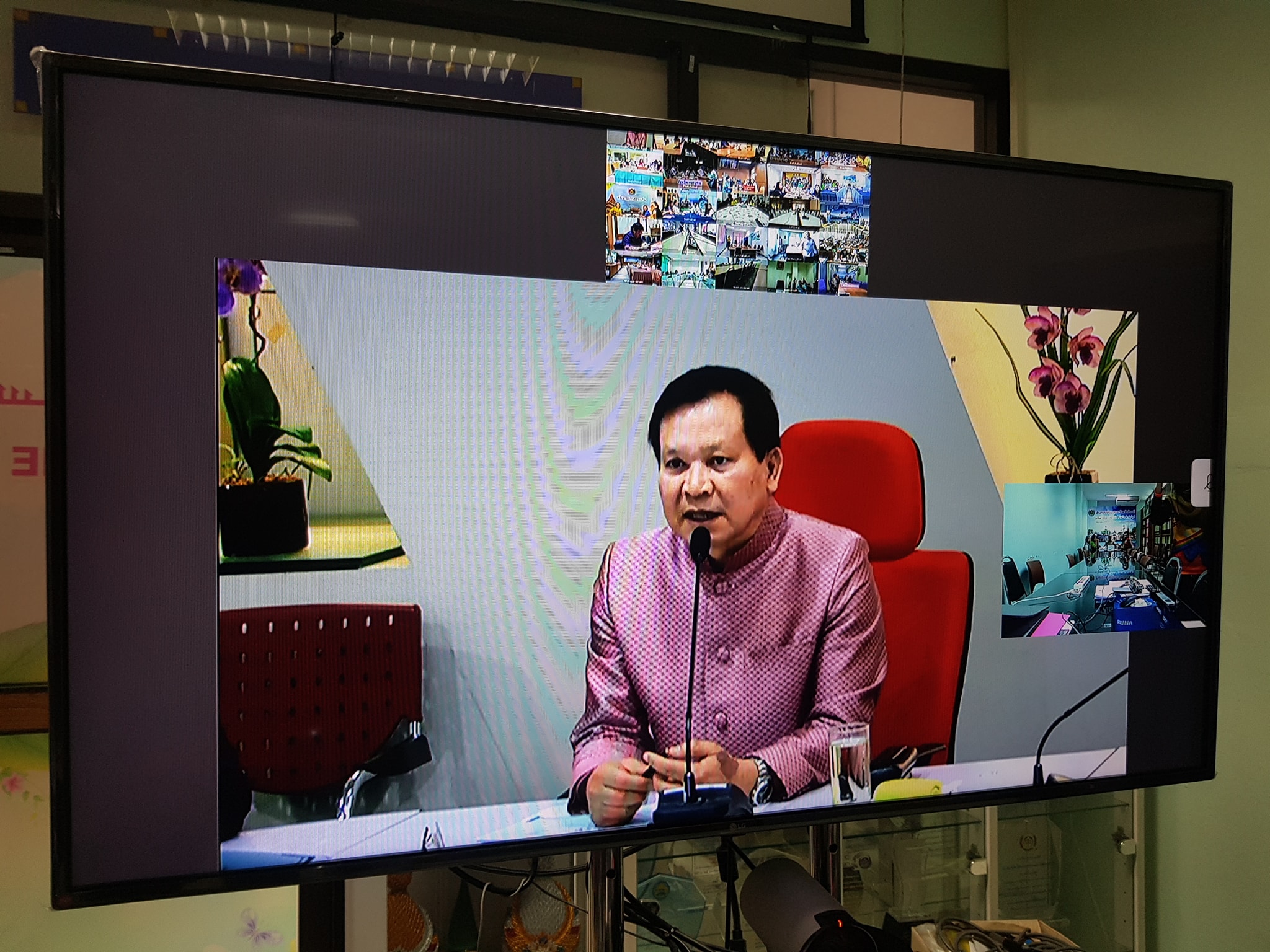 “พช.ปัตตานี ร่วมรับฟังการประชุมติดตามเร่งรัดการเบิกจ่ายงบประมาณกองทุนพัฒนาบทบาทสตรี ประจำปีงบประมาณ พ.ศ.2562”
