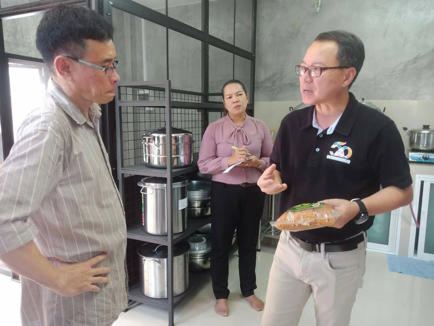 สำนักงานพัฒนาชุมชนจังหวัดปัตตานี ร่วมกับ บริษัทประชารัฐรักสามัคคีปัตตานี (วิสาหกิจเพื่อสังคม) จำกัด ลงพื้นติดตามในเขตอำเภอเมืองปัตตานี