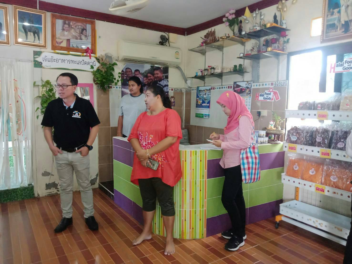 สำนักงานพัฒนาชุมชนจังหวัดปัตตานี ร่วมกับ บริษัทประชารัฐรักสามัคคีปัตตานี (วิสาหกิจเพื่อสังคม) จำกัด ลงพื้นติดตามในเขตอำเภอเมืองปัตตานี