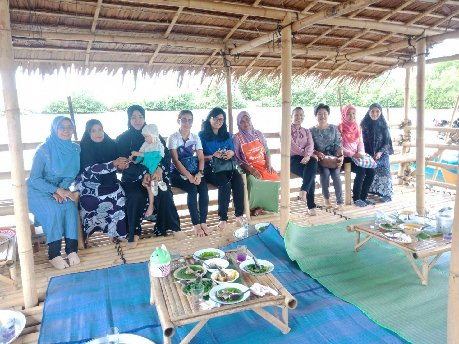 สำนักงานพัฒนาชุมชนจังหวัดปัตตานี ร่วมกับ บริษัทประชารัฐรักสามัคคีปัตตานี (วิสาหกิจเพื่อสังคม) จำกัด ลงพื้นติดตามในเขตอำเภอเมืองปัตตานี