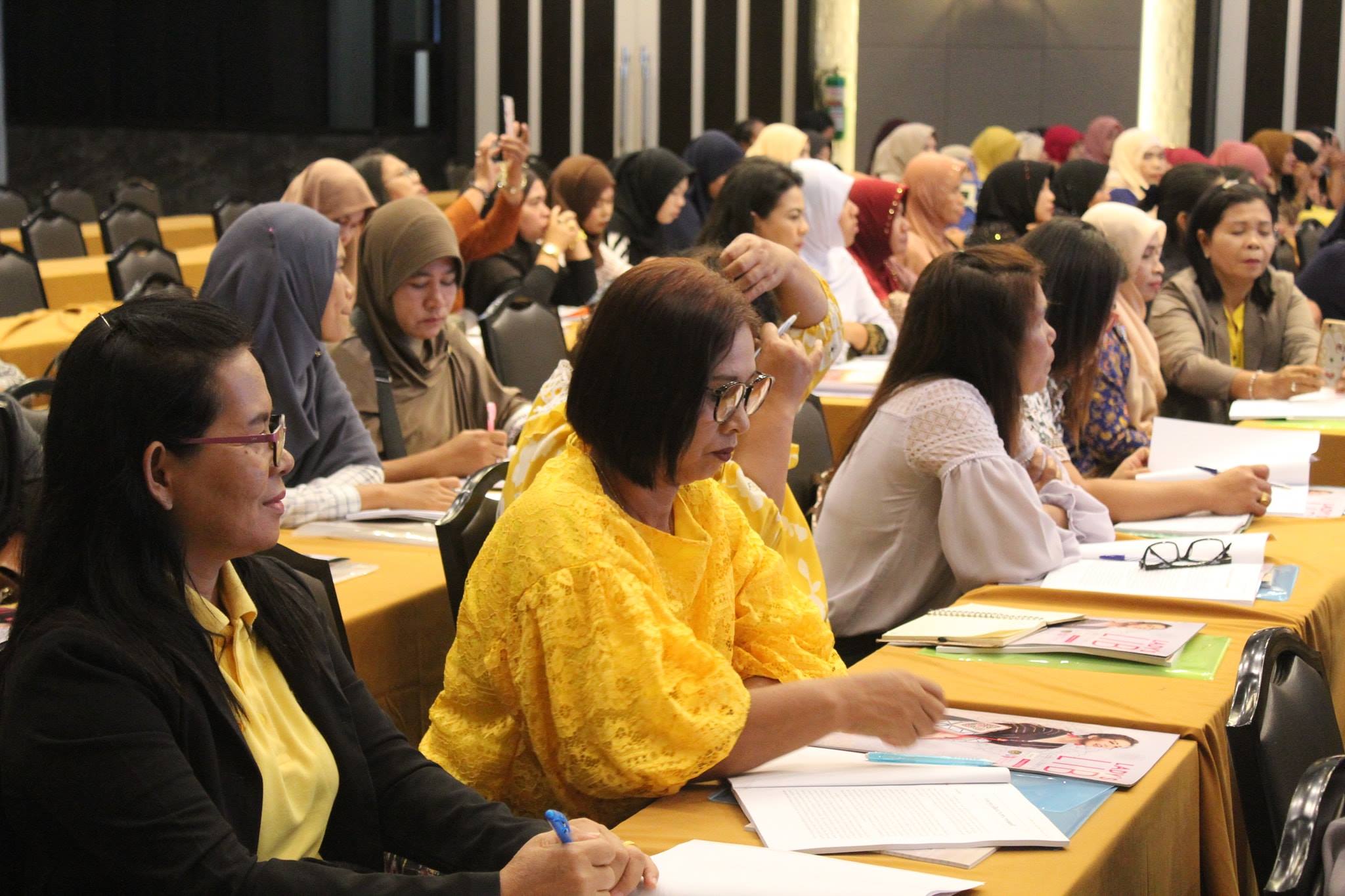 พช.ปัตตานี จัดโครงการประชุมเชิงปฏิบัติการคณะทำงานขับเคลื่อนกองทุนพัฒนาบทบาทสตรี ตำบล/เทศบาล