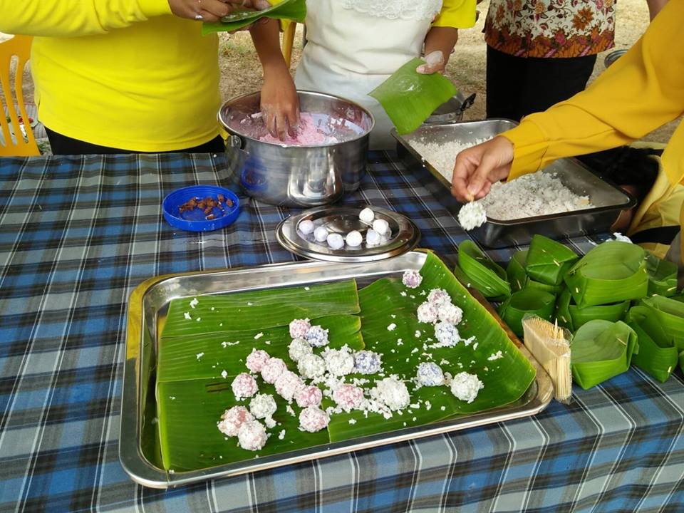 พช.ปัตตานี และสพอ.ทุ่งยางแดง ร่วมกิจกรรมจังหวัดเคลื่อนที่ บริการประชาชน
