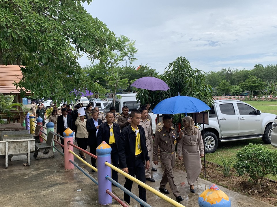 “พัฒนาการจังหวัดปัตตานี ร่วมต้อนรับ พลเอก เฉลิมใจ สิทธิสาท องคมนตรี ในโอกาสลงพื้นที่ตรวจเยี่ยมโรงเรียนในโครงการกองทุนการศึกษาและโรงเรียนราชประชานุเคราะห์ ในพื้นที่จังหวัดปัตตานี”