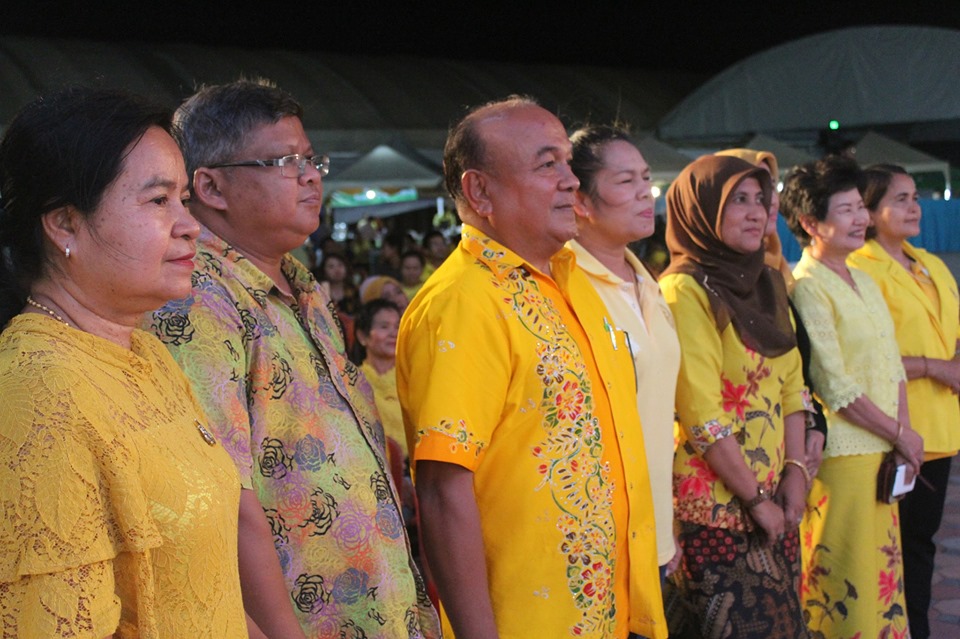?? “ผู้ว่าฯปัตตานี มอบรางวัลและประกาศฯ ชื่นชมผู้ชนะการแข่งขันกิจกรรมประกวดแข่งขันการทำอาหารพื้นเมือง/พื้นถิ่น และขนมหวาน จัดโดย พช.ปัตตานี ในงานกาชาดปัตตานี 62” ??