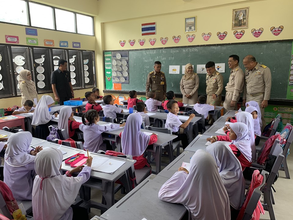 “พัฒนาการจังหวัดปัตตานี ร่วมต้อนรับ พลเอก เฉลิมใจ สิทธิสาท องคมนตรี ในโอกาสลงพื้นที่ตรวจเยี่ยมโรงเรียนในโครงการกองทุนการศึกษาและโรงเรียนราชประชานุเคราะห์ ในพื้นที่จังหวัดปัตตานี”