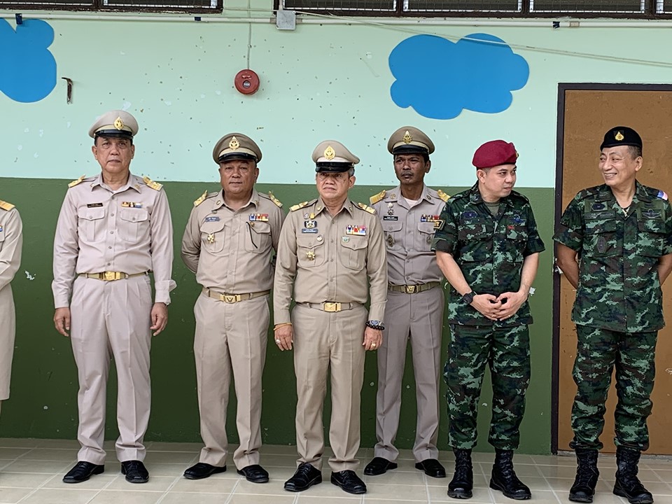 “พัฒนาการจังหวัดปัตตานี ร่วมต้อนรับ พลเอก เฉลิมใจ สิทธิสาท องคมนตรี ในโอกาสลงพื้นที่ตรวจเยี่ยมโรงเรียนในโครงการกองทุนการศึกษาและโรงเรียนราชประชานุเคราะห์ ในพื้นที่จังหวัดปัตตานี”
