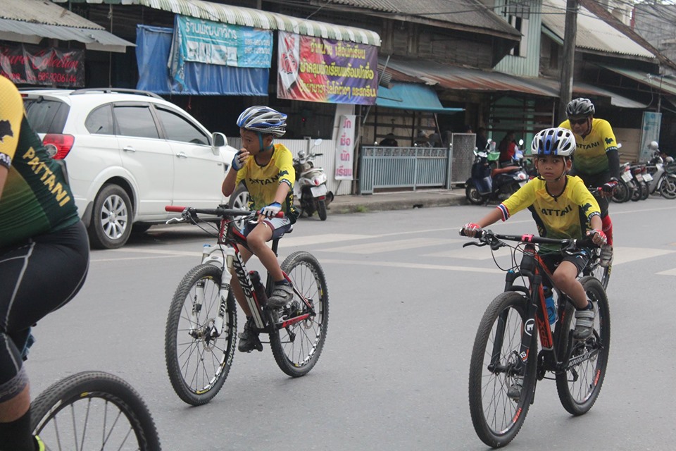 “สนง.พัฒนาชุมชนจังหวัดปัตตานี ร่วมกิจกรรม เดิน วิ่ง ปั่น #finrunfunbikeปัตตานี ฟิน รัน ฟัน ไบค์ รณรงค์ต่อต้านยาเสพติด ภายใต้โครงการ TO BE NUMBER ONE” ??