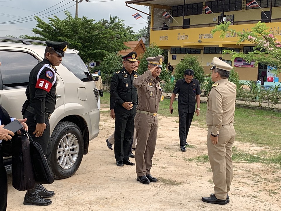 “พัฒนาการจังหวัดปัตตานี ร่วมต้อนรับ พลเอก เฉลิมใจ สิทธิสาท องคมนตรี ในโอกาสลงพื้นที่ตรวจเยี่ยมโรงเรียนในโครงการกองทุนการศึกษาและโรงเรียนราชประชานุเคราะห์ ในพื้นที่จังหวัดปัตตานี”