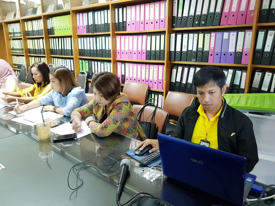 “พช.ปัตตานี ผนึกกำลัง 3กลุ่มงานฯ+1ฝ่าย และ 12 อำเภอ เตรียมจำหน่ายสินค้า OTOP ออนไลน์ ผ่านเว็บไซต์ http://pattaniotop.lnwshop.com/ “