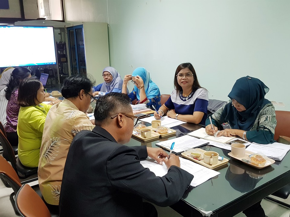 ” พัฒนาการจังหวัดปัตตานี ประชุมผู้บริหารฯ ติดตามการขับเคลื่อนงานพัฒนาชุมชน “