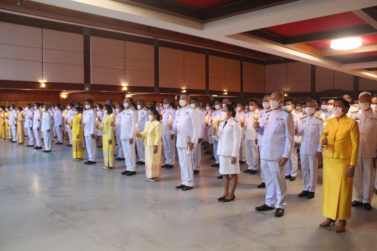 กิจกรรม : พิธีจุดเทียนเพื่อน้อมรำลึกในพระมหากรุณาธิคุณ พระบาทสมเด็จพระบรมชนกาธิเบศร มหาภูมิพลอดุลยเดชมหาราช บรมนาถบพิตร