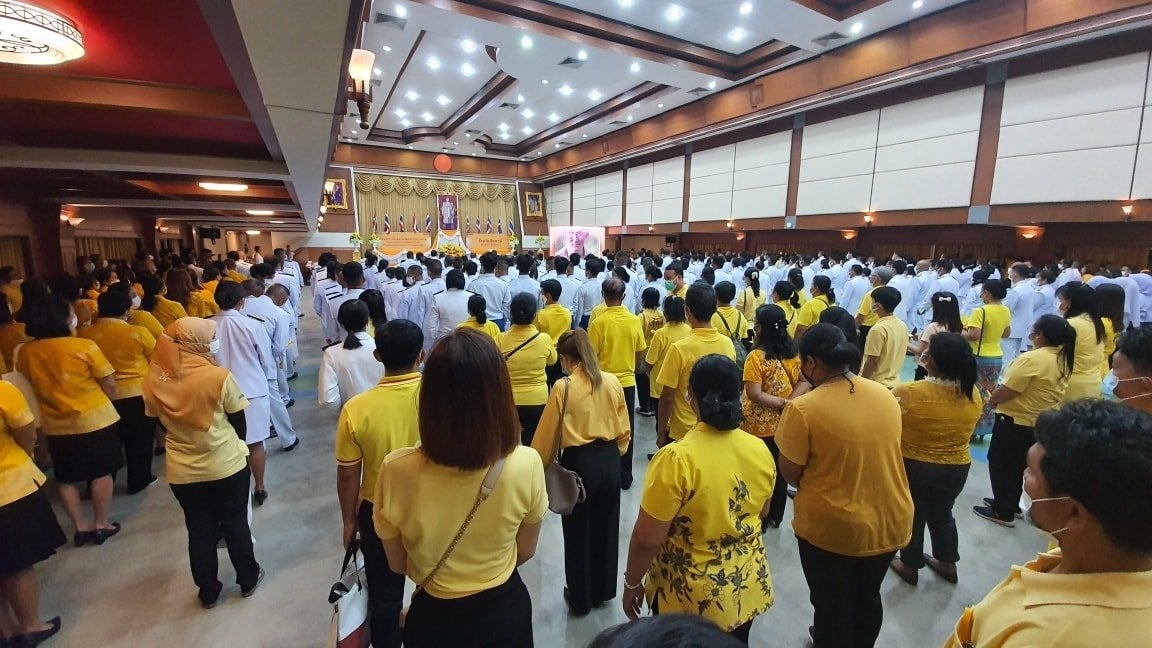 กิจกรรม : พิธีจุดเทียนเพื่อน้อมรำลึกในพระมหากรุณาธิคุณ พระบาทสมเด็จพระบรมชนกาธิเบศร มหาภูมิพลอดุลยเดชมหาราช บรมนาถบพิตร