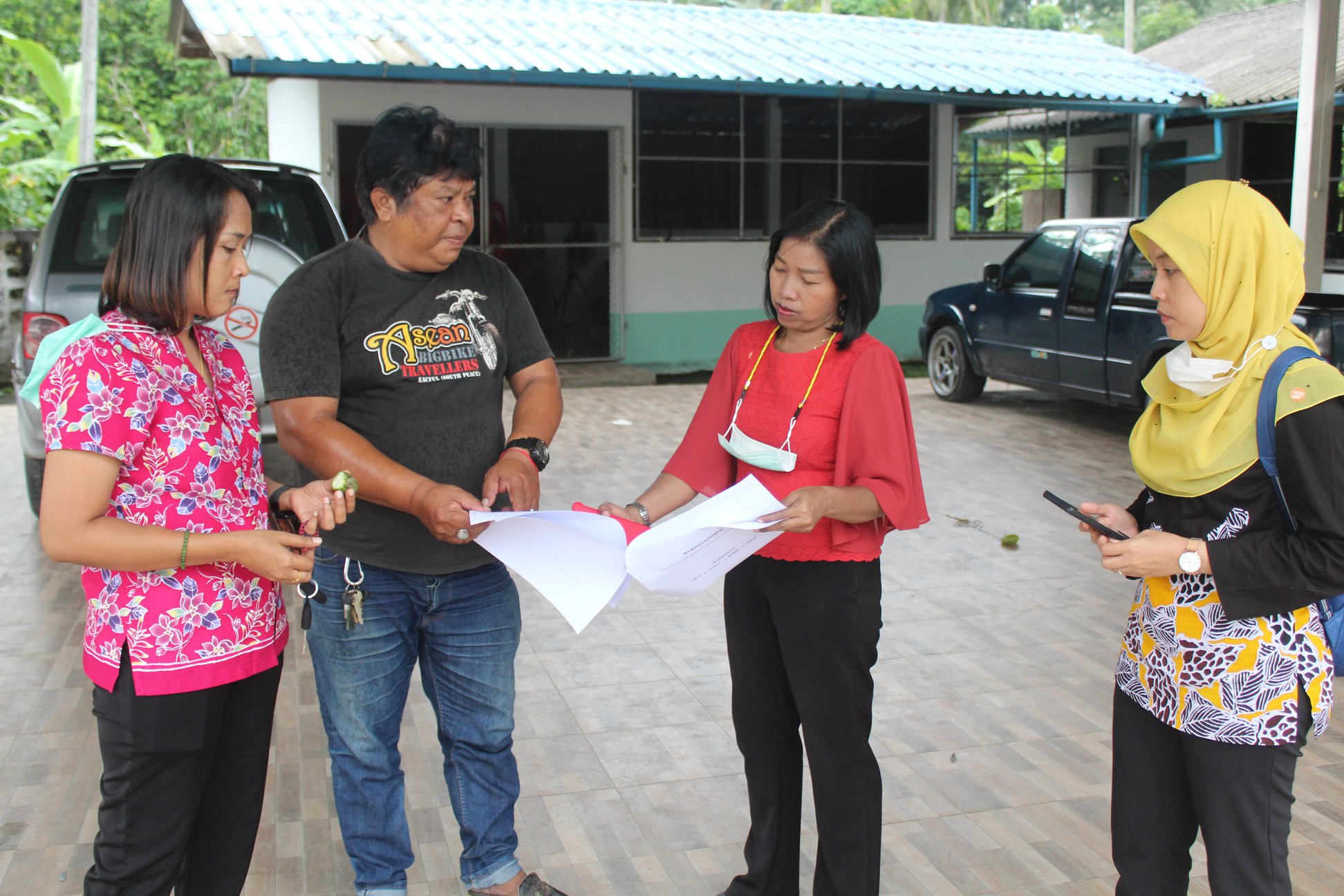 กิจกรรม : พช.ปัตตานี ลงพื้นที่ตรวจสอบข้อมูลและติดตามผลการดำเนินงาน ชุมชนท่องเที่ยว OTOP นวัตวิถี เตรียมเสนอรายละเอียดในโครงการเพื่อแก้ไขปัญหา เยียวยา ฟื้นฟูเศรษฐกิจและสังคม ที่ได้รับผลกระทบจากสถานการณ์การระบาดของโรคติดเชื้อไวรัสโคโรนา 2019 พ.ศ.2563