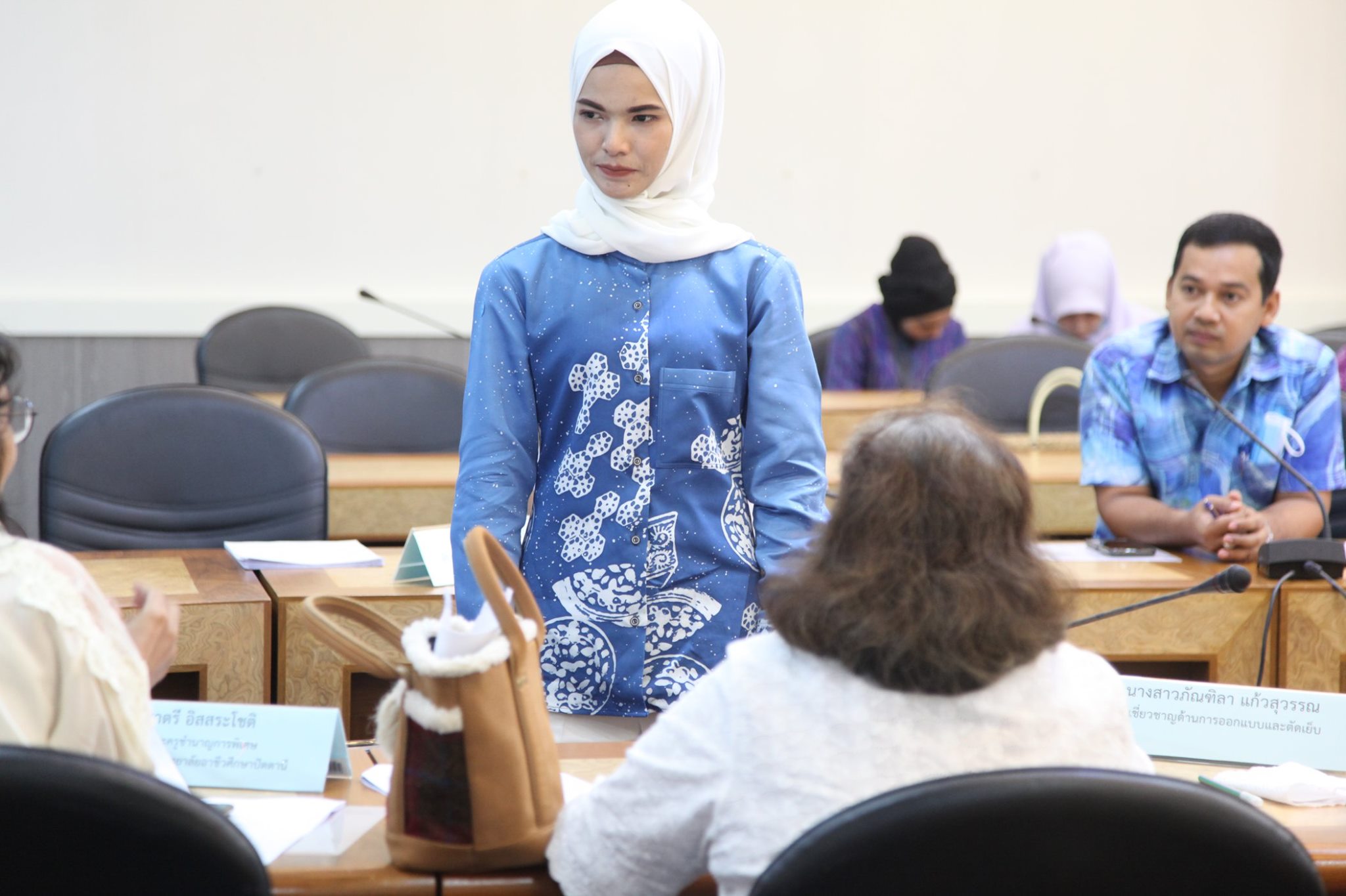 กิจกรรม : คัดเลือกผลงานออกแบบชุดผ้าไทย ที่สามารถสวมใส่ได้จริง ตามโครงการ CDD Young Designer Contest 2020 ออกแบบชุดเสื้อผ้าจากผ้าอัตลักษณ์ ผ้าประจำจังหวัด หรือผ้าที่มีแหล่งผลิตในจังหวัด