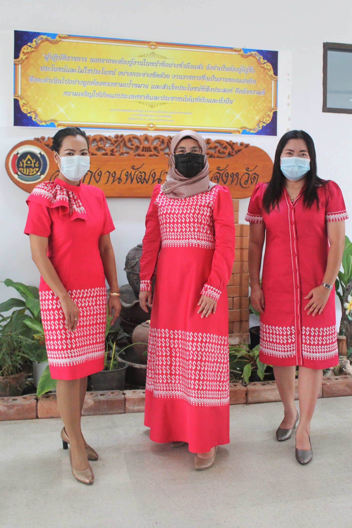 สีสัน สดใส “ผ้าไทย ใส่ให้สนุก”