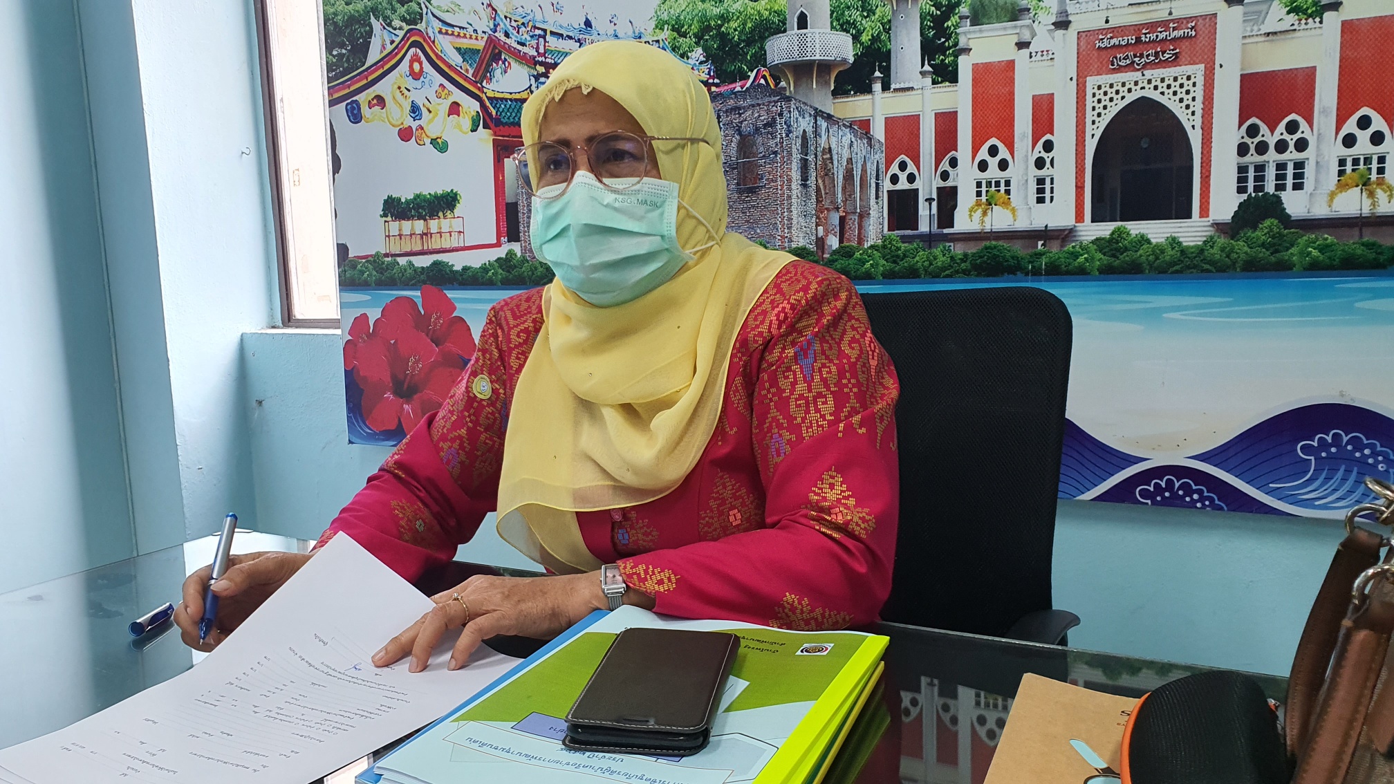 พช.ปัตตานี ร่วมประชุมเชิงปฏิบัติการคณะกรรมการพัฒนาสตรีภาค (กพสภ.) 14จังหวัดภาคใต้ ผ่านระบบออนไลน์ ด้วยโปรแกรม SessionCall