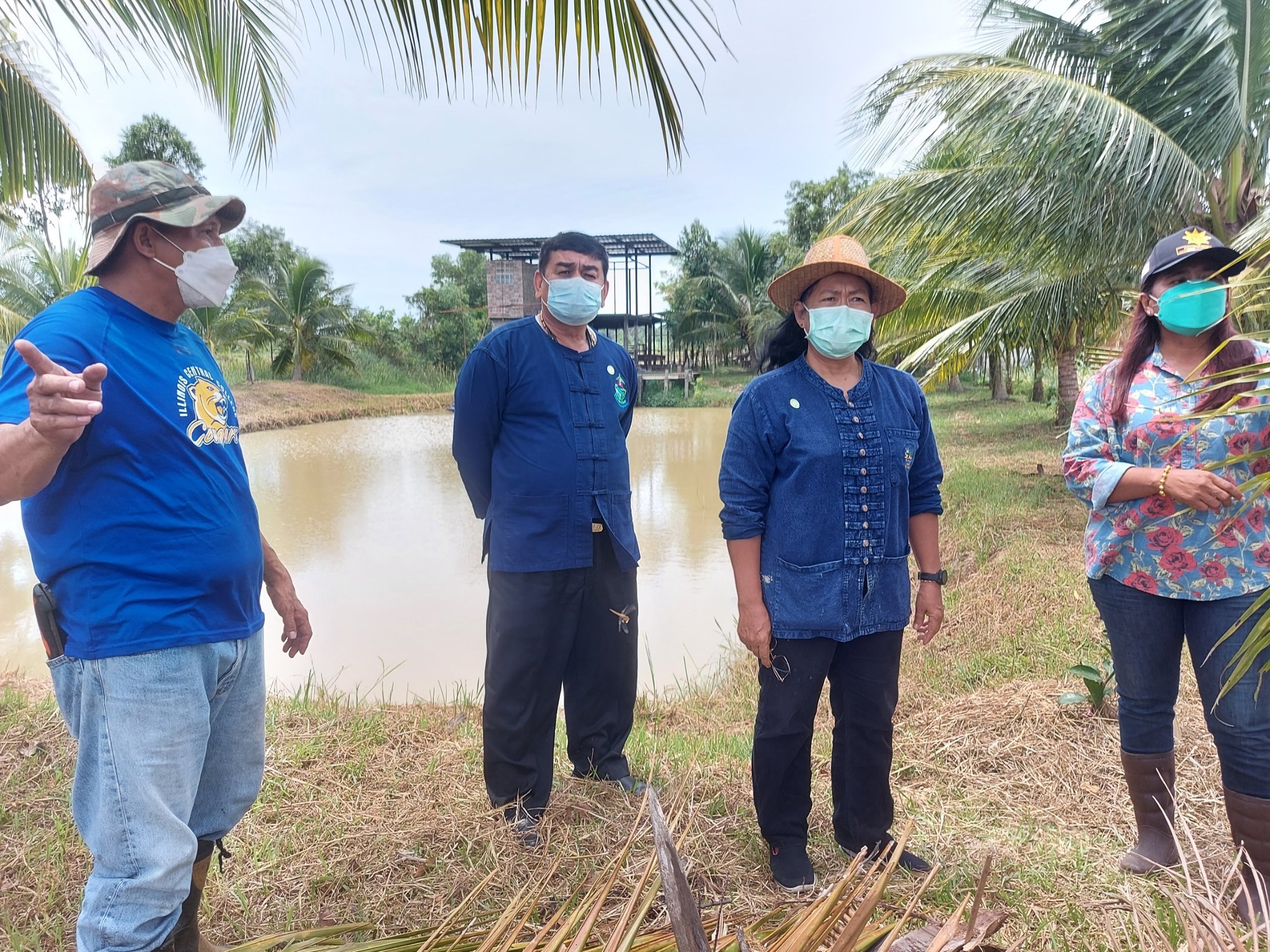 พัฒนาการจังหวัดปัตตานี ลงพื้นที่ติดตามการดำเนินโครงการพัฒนาพื้นที่ต้นแบบการพัฒนาคุณภาพชีวิตตามหลักทฤษฎีใหม่ประยุกต์สู่ “โคก หนอง นา กรมการพัฒนาชุมชน จังหวัดปัตตานี” ในพื้นที่อำเภอหนองจิก