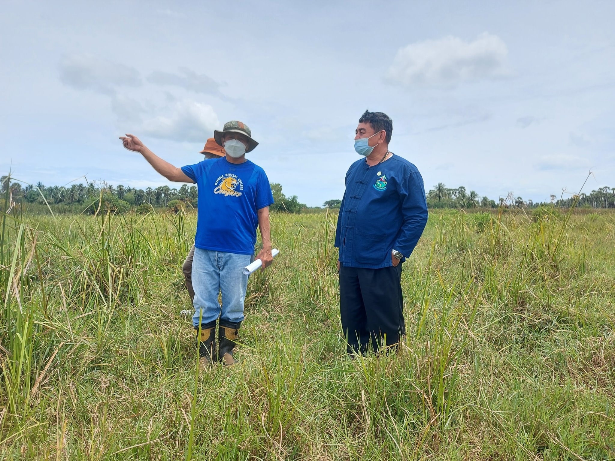 พัฒนาการจังหวัดปัตตานี ลงพื้นที่ติดตามการดำเนินโครงการพัฒนาพื้นที่ต้นแบบการพัฒนาคุณภาพชีวิตตามหลักทฤษฎีใหม่ประยุกต์สู่ “โคก หนอง นา กรมการพัฒนาชุมชน จังหวัดปัตตานี” ในพื้นที่อำเภอหนองจิก