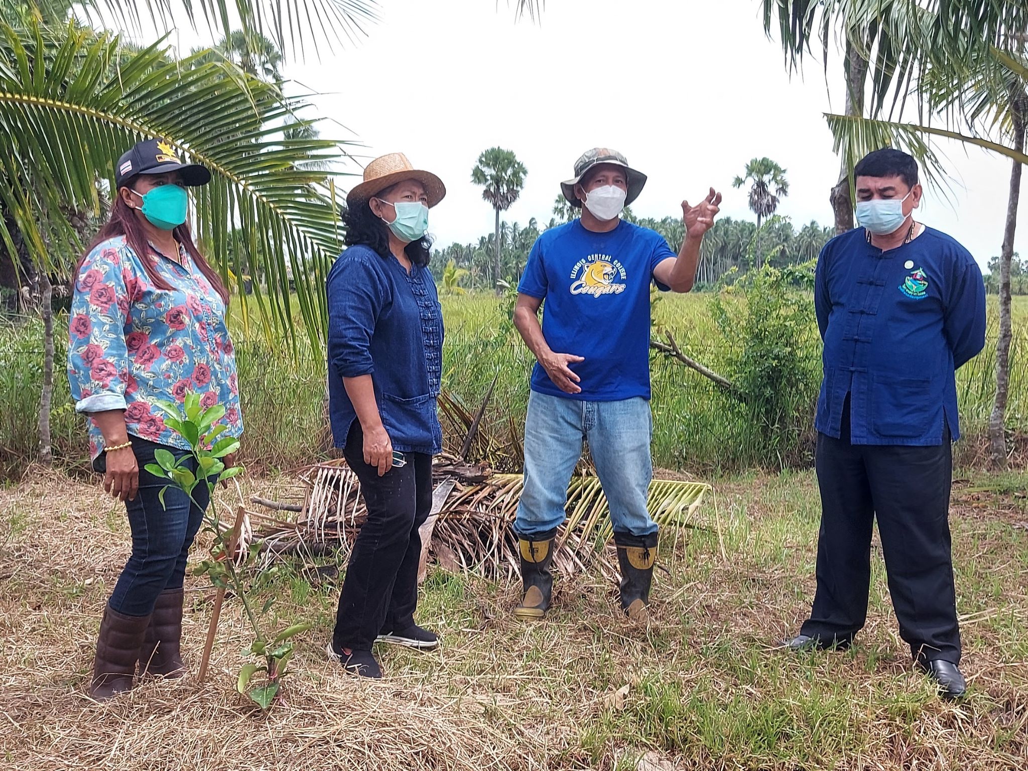 พัฒนาการจังหวัดปัตตานี ลงพื้นที่ติดตามการดำเนินโครงการพัฒนาพื้นที่ต้นแบบการพัฒนาคุณภาพชีวิตตามหลักทฤษฎีใหม่ประยุกต์สู่ “โคก หนอง นา กรมการพัฒนาชุมชน จังหวัดปัตตานี” ในพื้นที่อำเภอหนองจิก