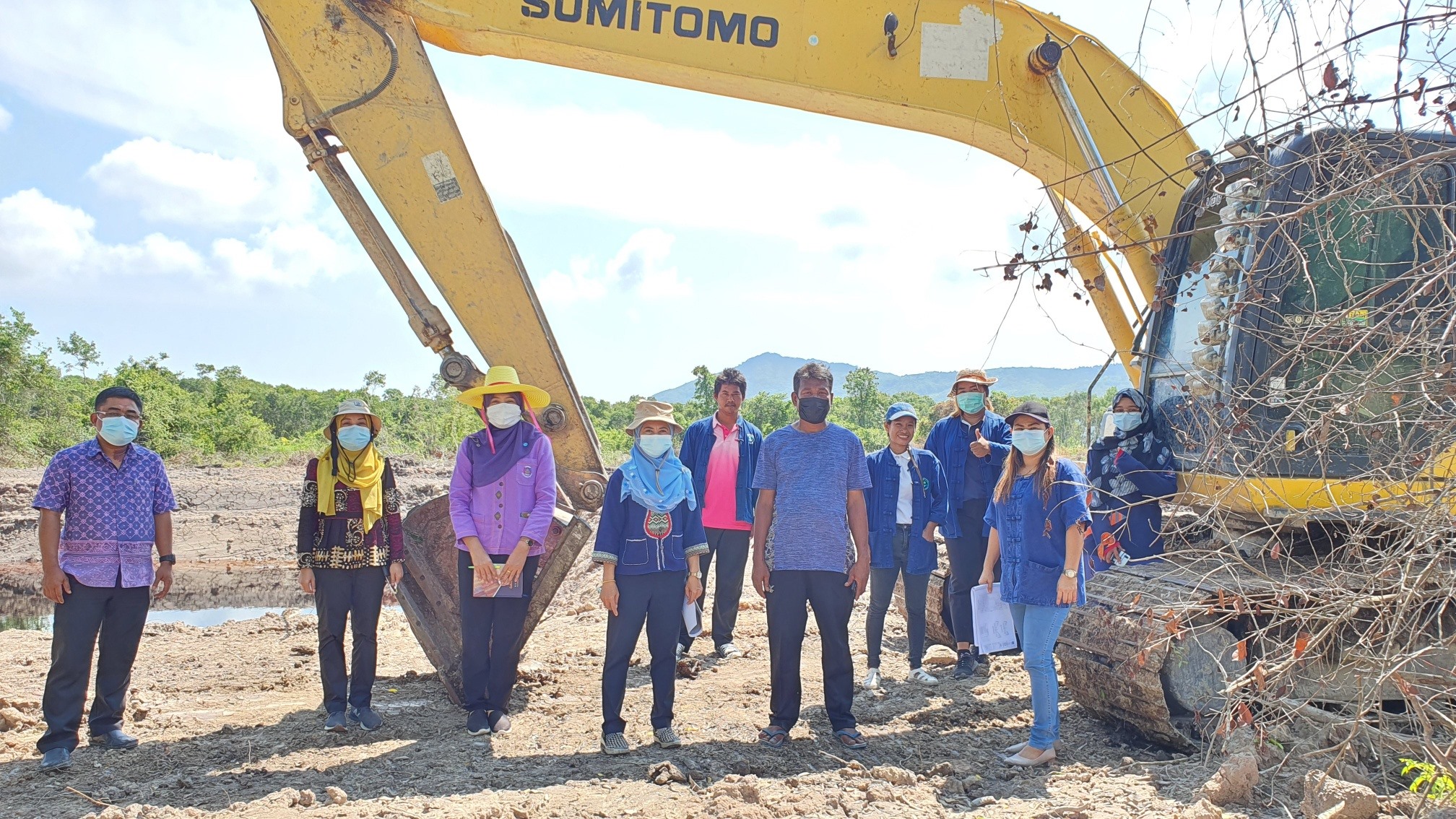 พช.ปัตตานี ลงพื้นที่ตรวจติดตามผลการพัฒนาพื้นที่ต้นแบบการพัฒนาคุณภาพชีวิตตามหลักทฤษฎีใหม่ ประยุกต์สู่ “โคก หนอง นา กรมการพัฒนาชุมชน” อำเภอปะนาเระ จังหวัดปัตตานี