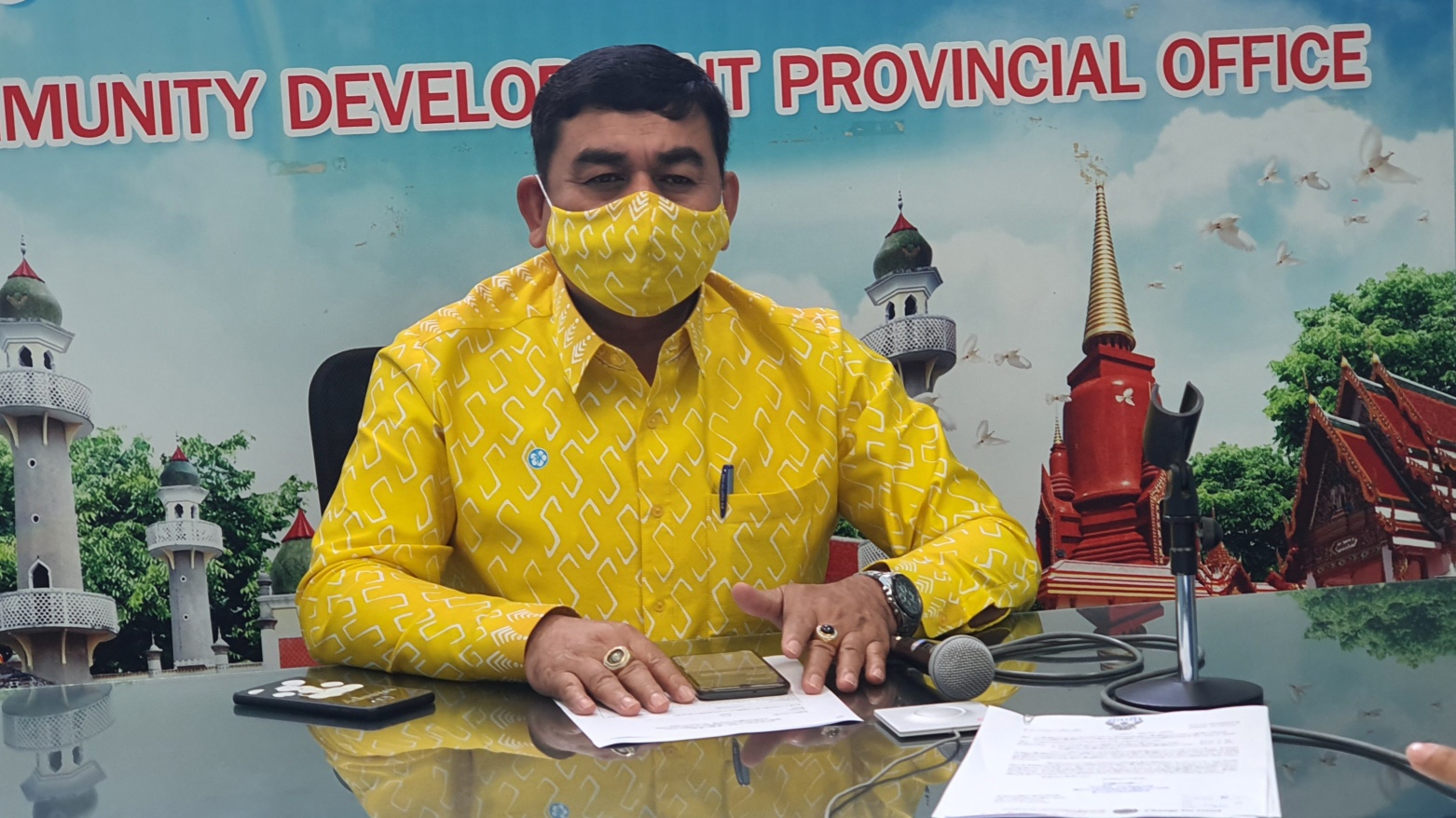 รับฟังการประชุม conference แนวทางจ้างเหมาบริการ “ตำแหน่งนักพัฒนาพื้นที่ต้นแบบ (นพต.)” ปฏิบัติภารกิจตามโครงการพัฒนาพื้นที่ต้นแบบการพัฒนาคุณภาพชีวิต