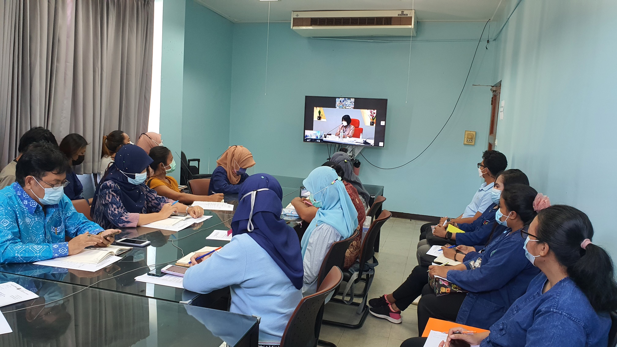 รับฟังการประชุม conference แนวทางจ้างเหมาบริการ “ตำแหน่งนักพัฒนาพื้นที่ต้นแบบ (นพต.)” ปฏิบัติภารกิจตามโครงการพัฒนาพื้นที่ต้นแบบการพัฒนาคุณภาพชีวิต