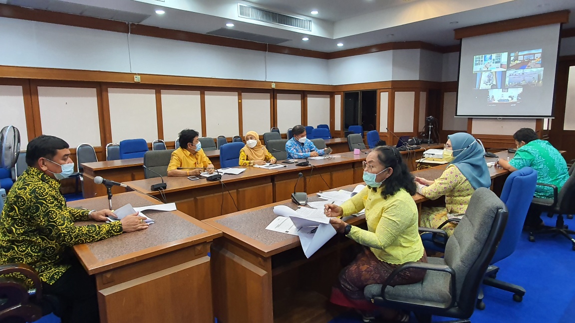 พช.ปัตตานี นำเสนอผลการปฏิบัติราชการ ผ่านระบบห้องประชุมออนไลน์ โปรแกรม ZOOM ในการประชุมเขตตรวจราชการที่ 7 กลุ่มจังหวัดภาคใต้ชายแดน (ปัตตานี ยะลา นราธิวาส)