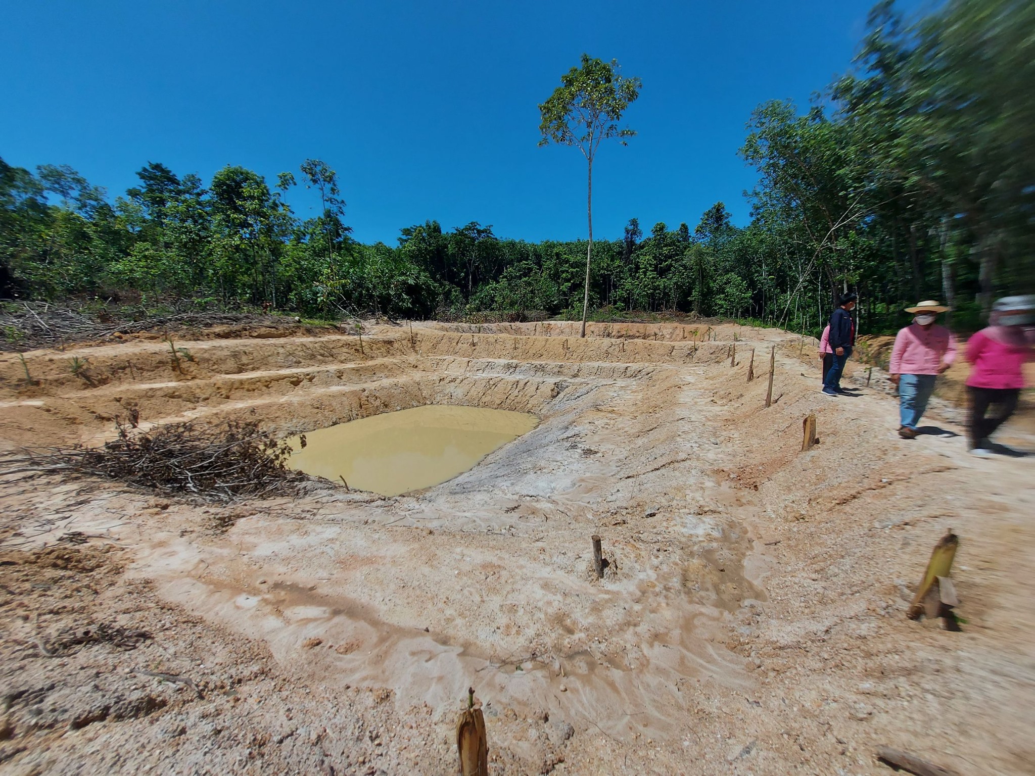 พัฒนาการจังหวัดปัตตานี ลงพื้นที่ติดตามการดำเนินโครงการพัฒนาพื้นที่ต้นแบบการพัฒนาคุณภาพชีวิตตามหลักทฤษฎีใหม่ประยุกต์สู่ “โคก หนอง นา กรมการพัฒนาชุมชน จังหวัดปัตตานี” และติดตามสนับสนุนการขับเคลื่อนงานพัฒนาชุมชน ในพื้นที่ 3 อำเภอ (อำเภอกะพ้อ ,อำเภอปะนาเระ และอำเภอสายบุรี)